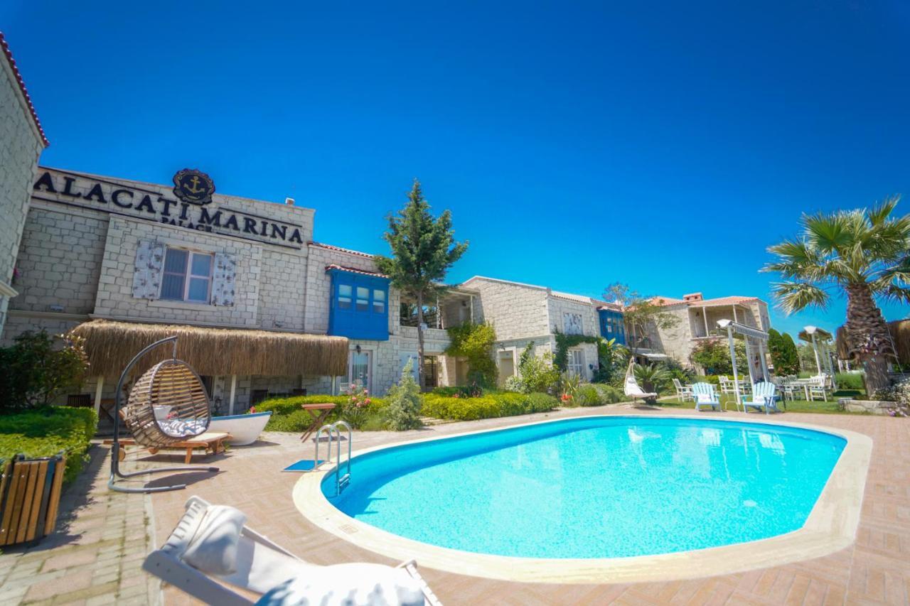 Alacati Marina Palace Exterior photo