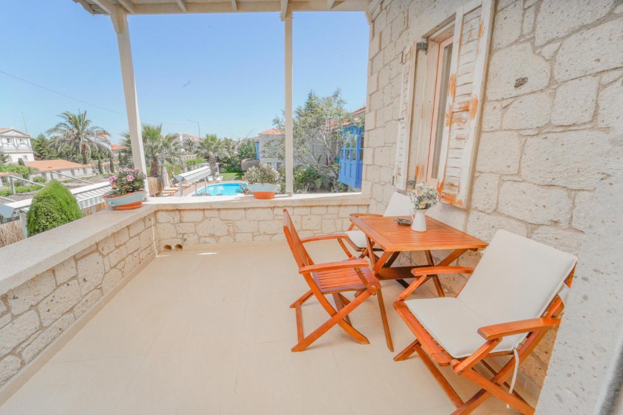 Alacati Marina Palace Exterior photo