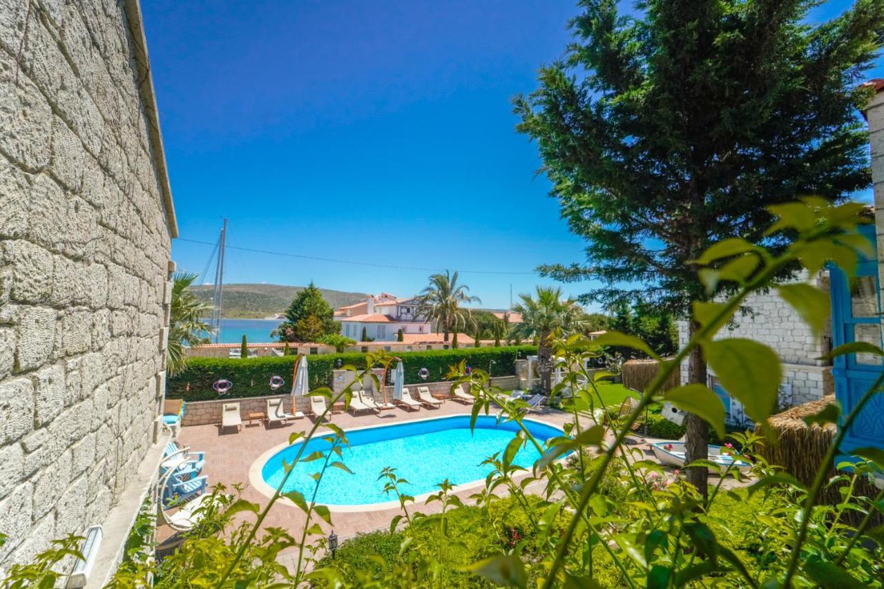 Alacati Marina Palace Exterior photo