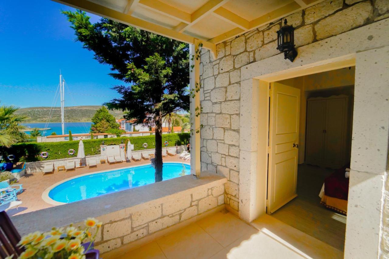 Alacati Marina Palace Exterior photo
