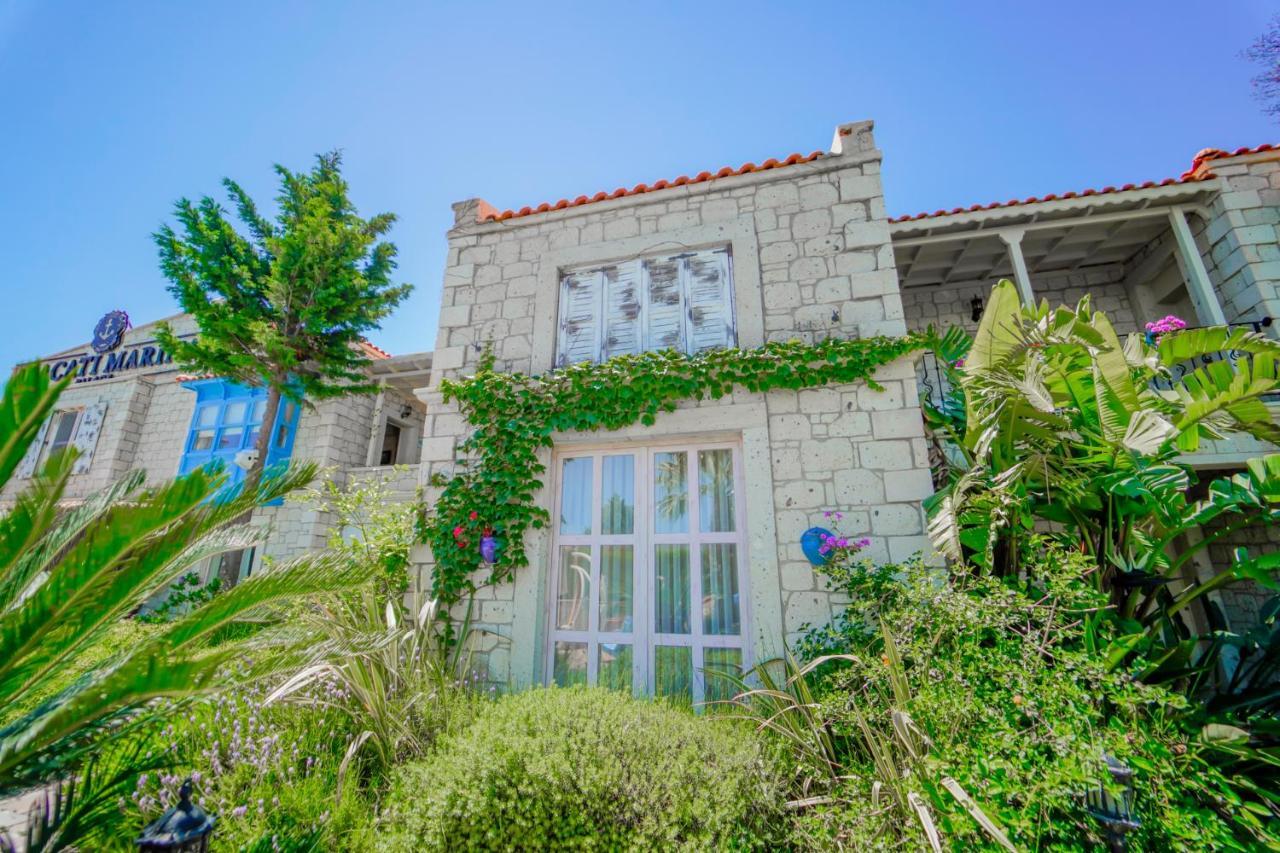 Alacati Marina Palace Exterior photo