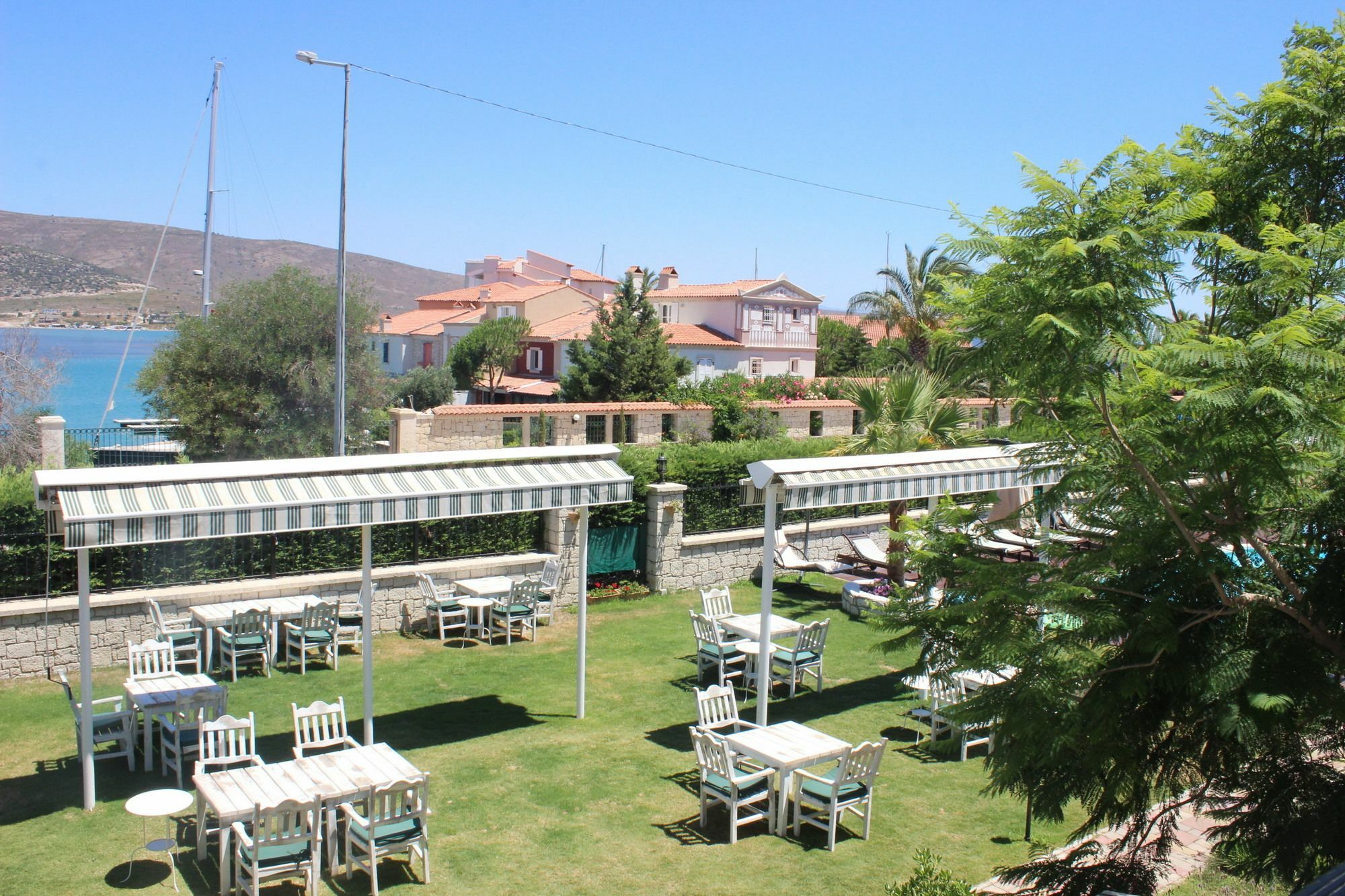 Alacati Marina Palace Exterior photo