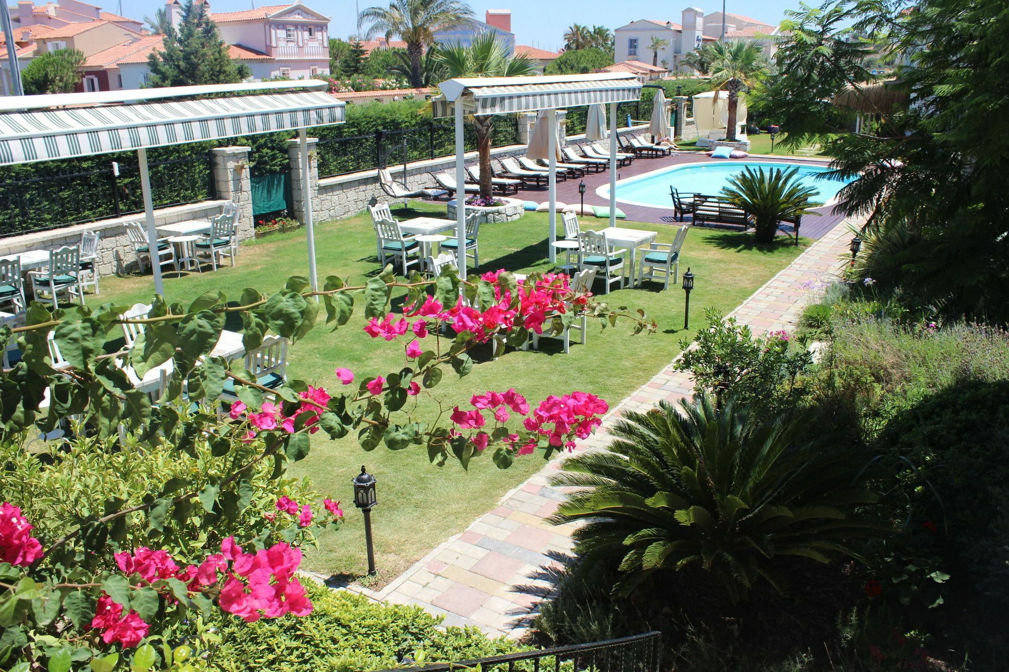 Alacati Marina Palace Exterior photo
